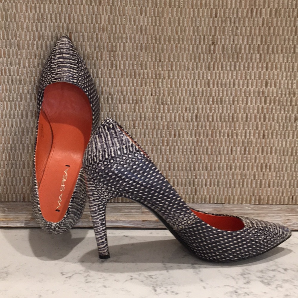 Via Spiga Leather Snake effect Pumps